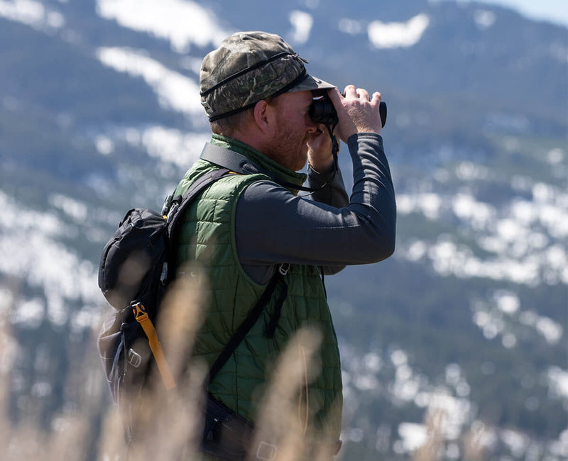 The slim design and easy-to-use connection system is ideal for binoculars